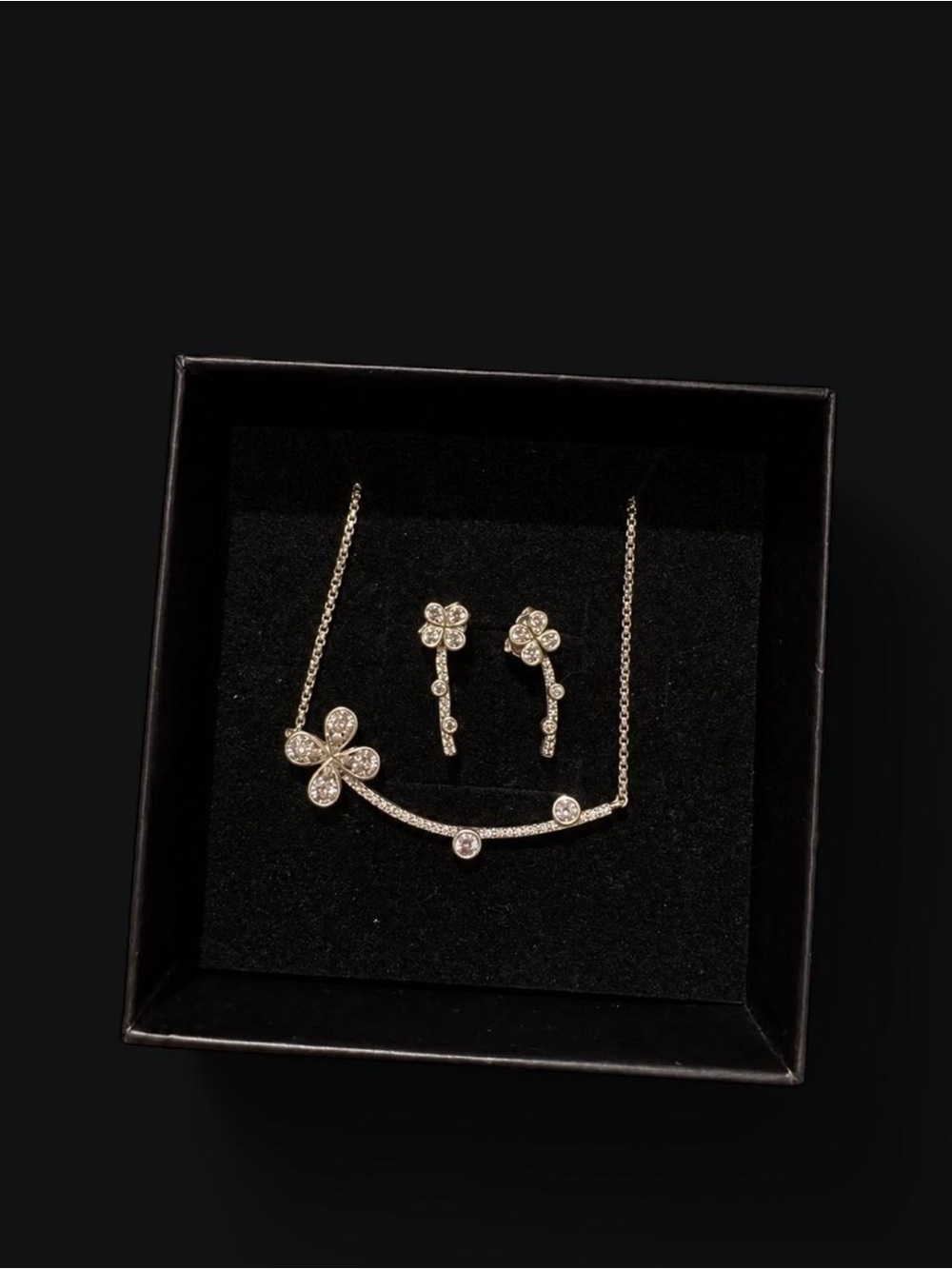 Pandora Four-Petal Flower Necklace & Earrings Set
